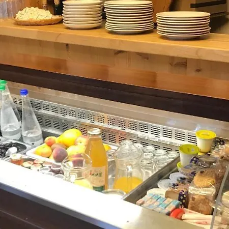 Logis Restaurant Planes ساياغوز