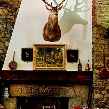 Logis Restaurant Planes ساياغوز