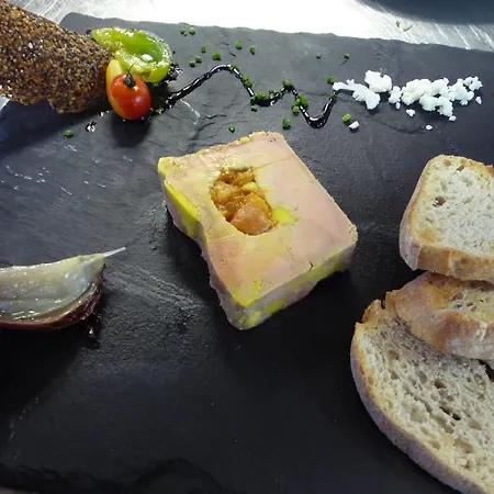 فندق Logis Restaurant Planes 3*