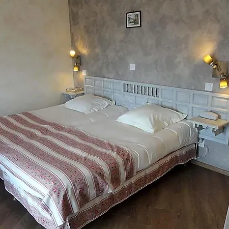 Logis Restaurant Planes Hotel 3*