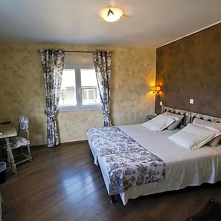 Logis Restaurant Planes Hotel 3*