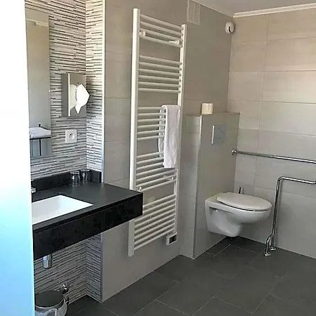 Hotel Logis Restaurant Planes 3*