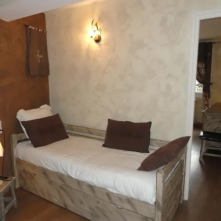 Logis Restaurant Planes فندق 3*